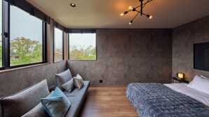 Een strijkplank/strijkijzer, gratis wifi, beddengoed