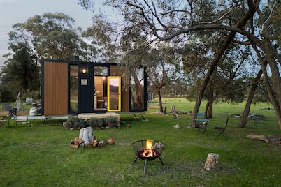 Private Tiny Home Stay Surrounded by Wellsford Forest near Bendigo, Victoria