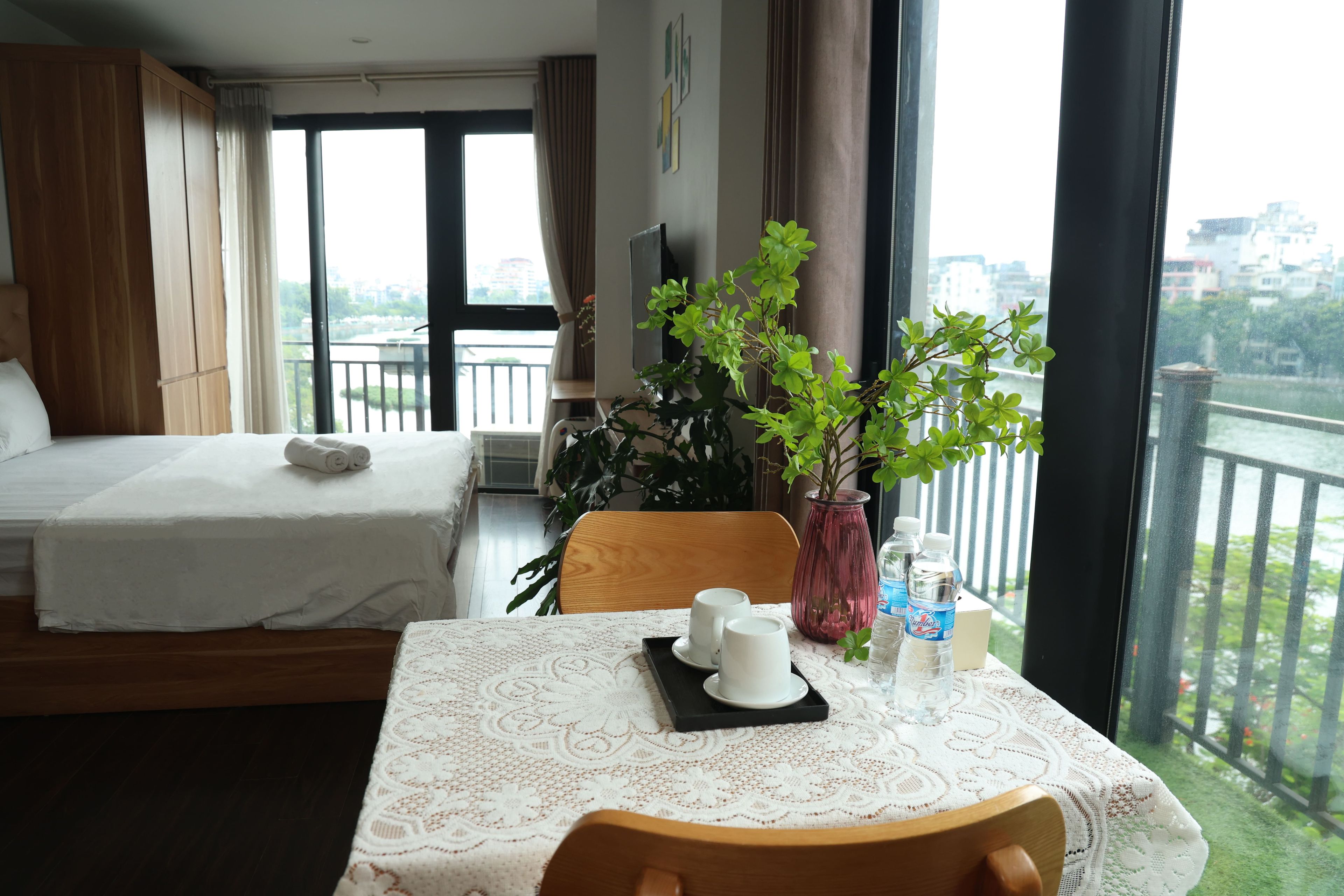 Luxury Apartment, Balcony, Lake View | In-room safe, desk, laptop workspace, blackout drapes