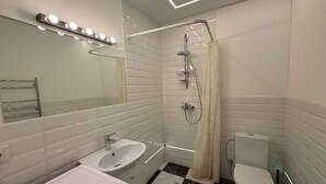 Bathroom - Bright & modern studio (Vilnius)