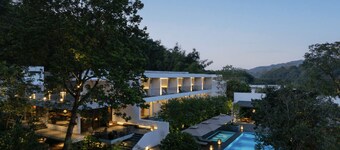 SAINT LANCY HOTEL