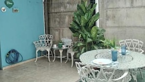 Outdoor dining - Vrbo Property (La Libertad, La Libertad)