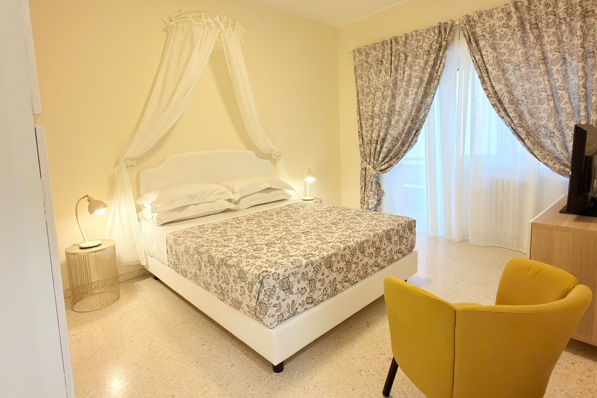 อพาร์ทเมนท์, 2 ห้องนอน, ระเบียง | ตู้นิรภัยในห้องพัก, ผ้าม่านกันแสง, เตารีด/โต๊ะรีดผ้า, Wi-Fi ฟรี