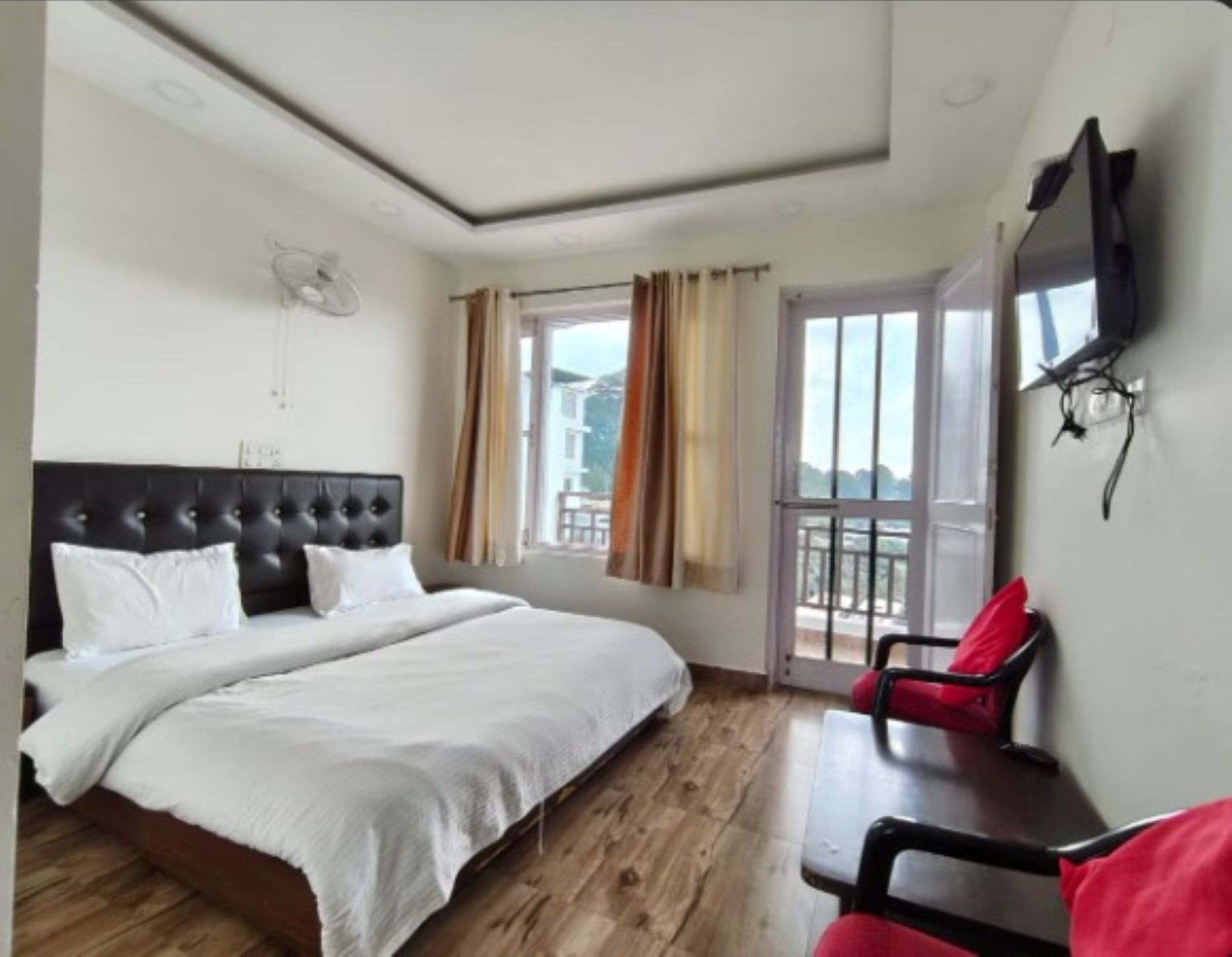 Deluxe Room | Rollaway beds (surcharge), WiFi (free), bed sheets