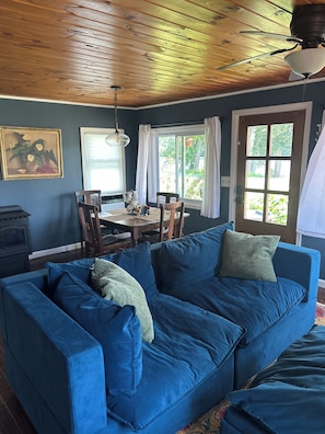 Unclassified image, 5 of 23, button - Home on Hudson4 bedroom (Stillwater)