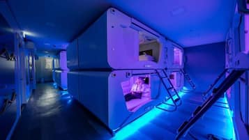 Zimmersafe, schallisolierte Zimmer, Bügeleisen/Bügelbrett