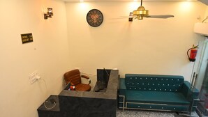 Unclassified image, 5 of 9, button - The Kashi Dham (Varanasi)