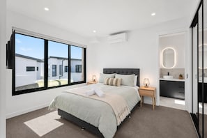 4 chambres, lit parapluie, Wi-Fi gratuit, draps fournis