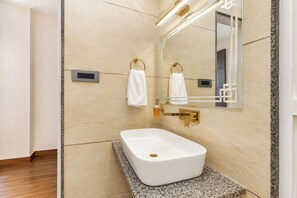 Deluxe Room | Bathroom - Hotel Greeno's (Gangtok)