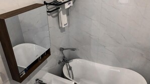 Bathroom - Zavora Stays (Kigali)