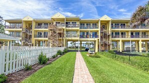 Unclassified image, 3 of 33, button - Oceanfront Tower @ Turtle Mound with a pool! (New Smyrna Beach)