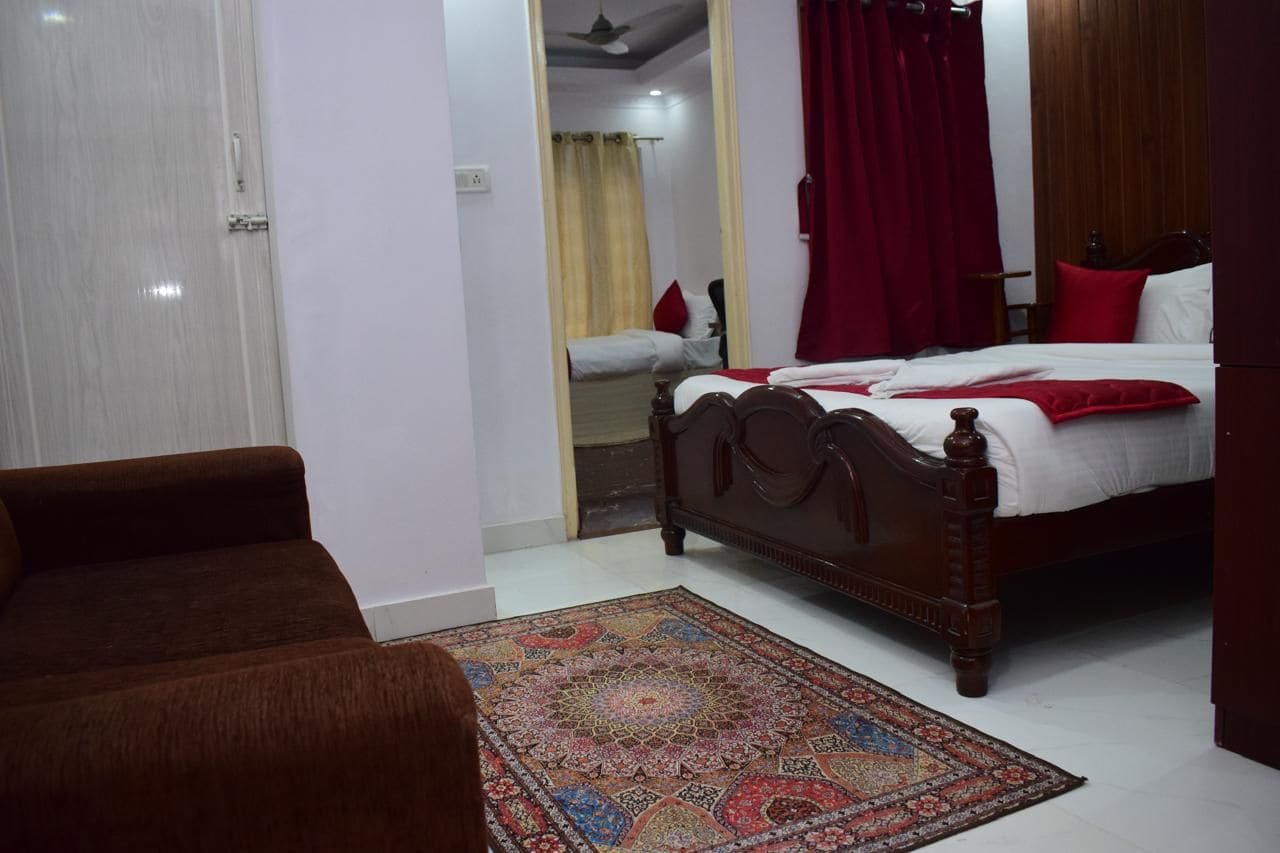 Luxury Suite | Desk, WiFi (free)