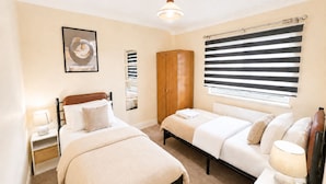 Room - Modern 4BR House/Free Parking/Near City Hospital (Nottingham)