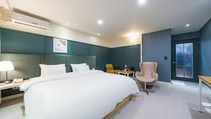 Room - BROWN DOT (Gyeryong-si)