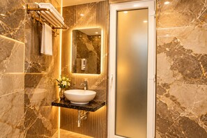 Bathroom - Hotel Golden Aura Inn (Gwalior)