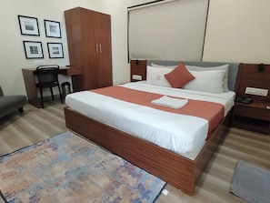 Deluxe Double Room - Hotel Weekend by Benchmark (Indore)