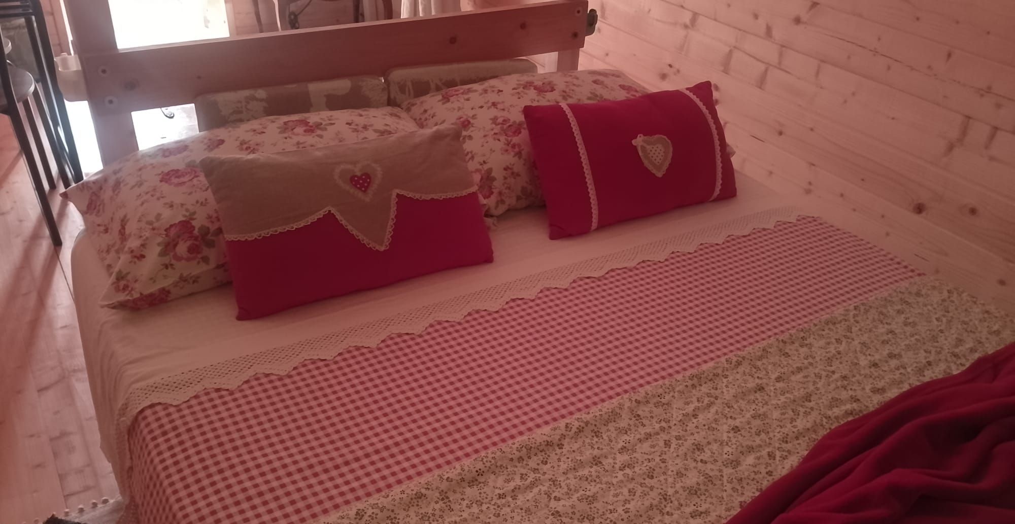 WiFi, bed sheets