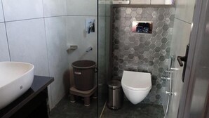 Double Room | Bathroom - Hotel Oocara (Lansdowne)