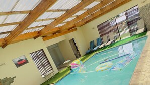 Indoor pool - Hendrina's Guesthouse (Hendrina)