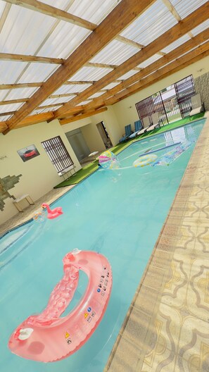 Indoor pool - Hendrina's Guesthouse (Hendrina)