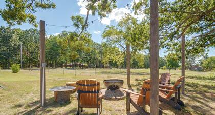Country Living! Fire Pit, Horse Stalls & Views