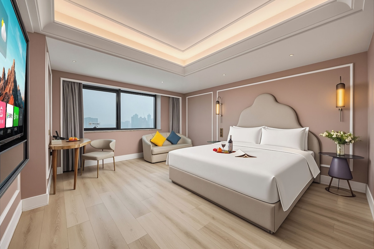Down duvets, memory-foam beds, free minibar, in-room safe