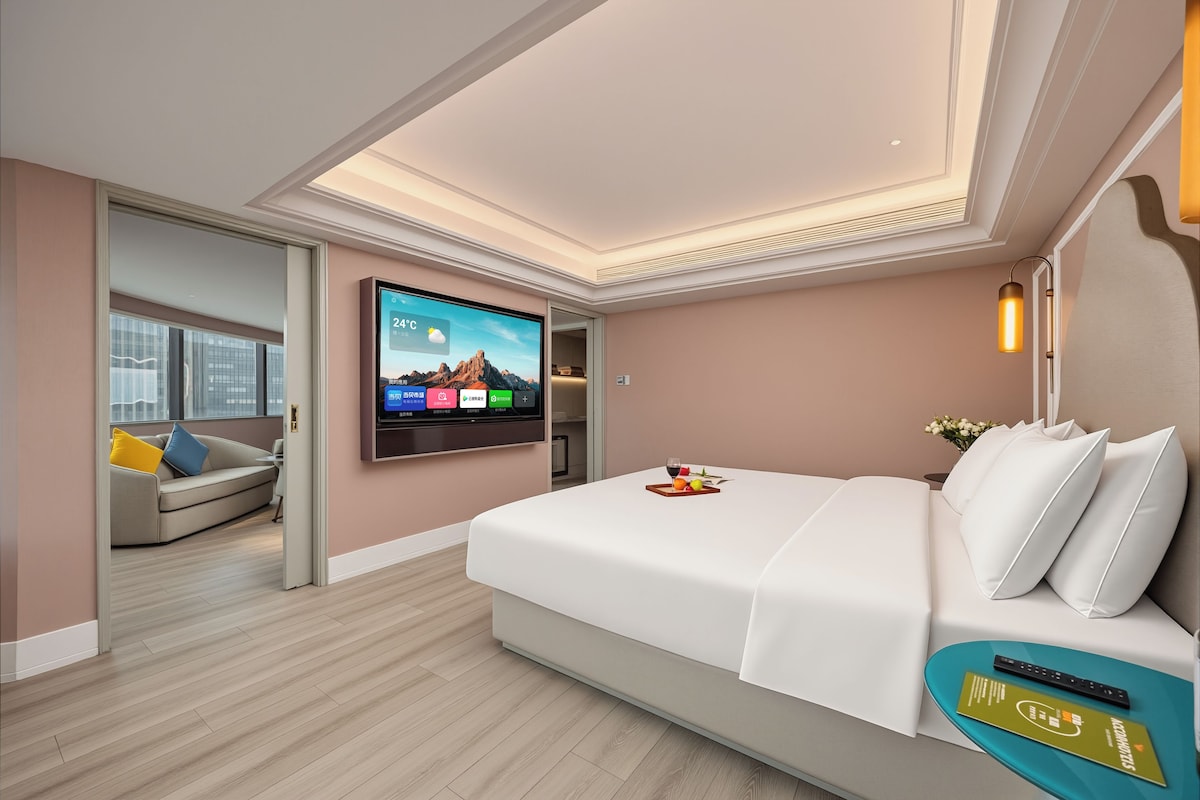 Down duvets, memory-foam beds, free minibar, in-room safe