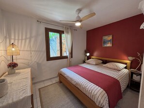 Room - Vrbo Property (Evian les bains)