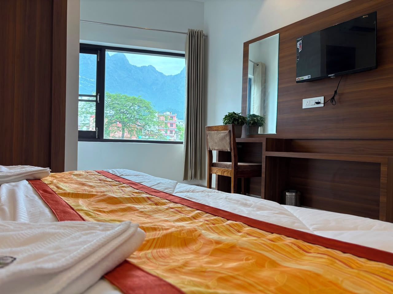 Comfort Double Room, Mountain View | Desk, WiFi (free)