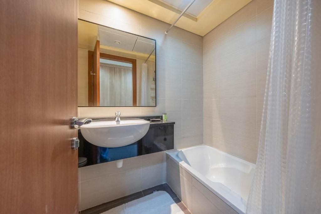 Apartment, Balcony, Sea View | Bathroom