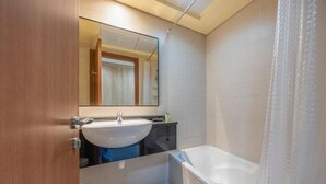 Apartamento, sacada, vista para o mar | Banheiro