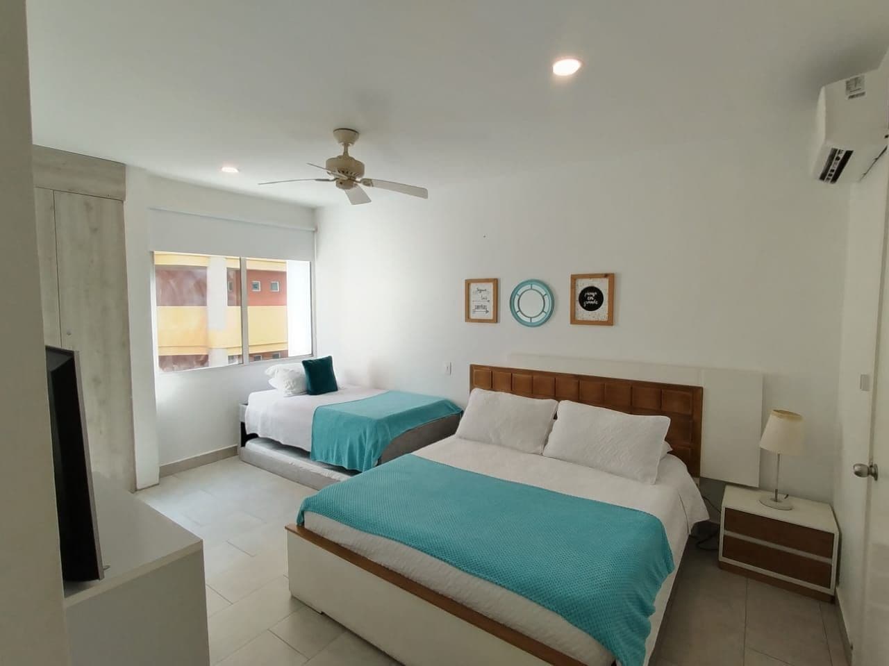 3 bedrooms, iron/ironing board, WiFi (free), bed sheets