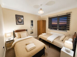Room - Modern 4BR House/Free Parking/Near City Hospital (Nottingham)
