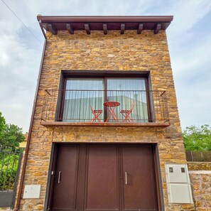 Exterior - Vrbo Property (Aoslos)