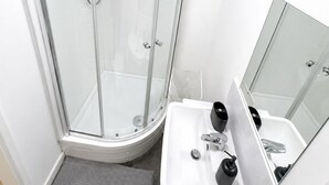 Bathroom - Modern Private Annex | Free Parking| City Hospital (Nottingham)