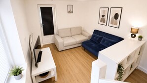 Living area - Modern Private Annex | Free Parking| City Hospital (Nottingham)