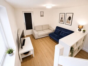 Living area - Modern Private Annex | Free Parking| City Hospital (Nottingham)