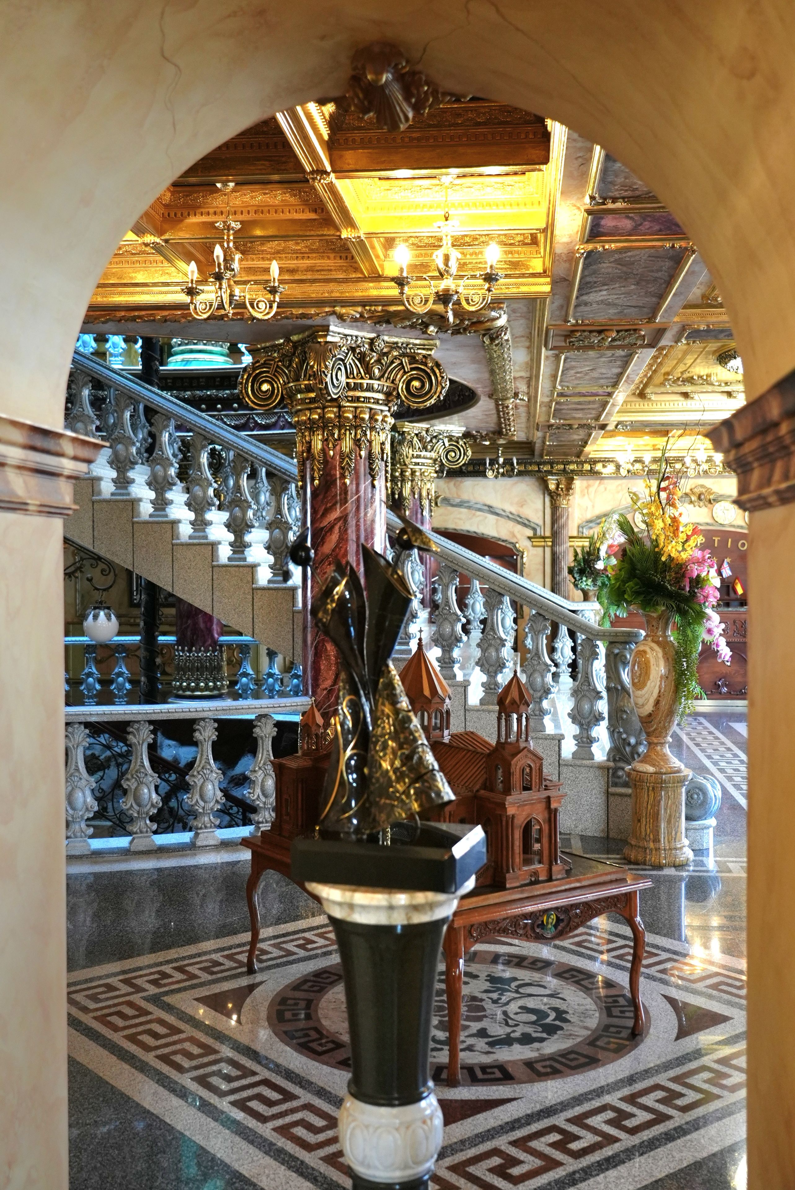 المنشأة من الداخل