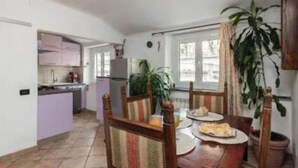 Dining - Vrbo Property (Genova)
