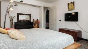 Room - Vrbo Property (Genova)