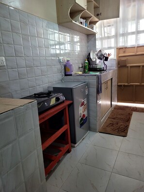 Private kitchen - 1-bedroom apartment in Muranga County,Kenol town perfect for relaxing stay. (Muranga County)