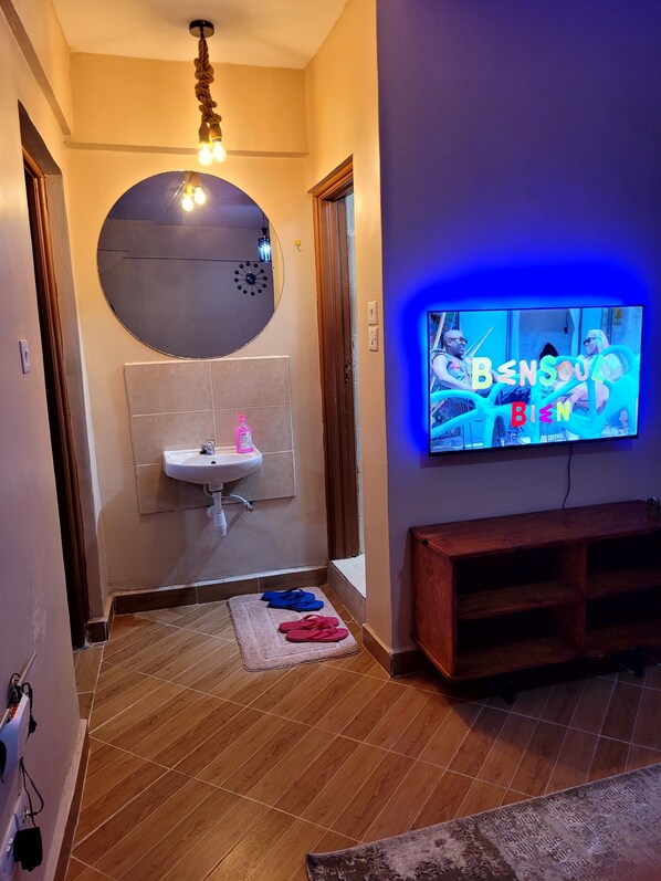 Bathroom - 1-bedroom apartment in Muranga County,Kenol town perfect for relaxing stay. (Muranga County)