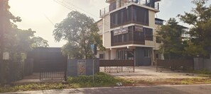 Ảnh chưa phân loại, 3 trong số 6 ảnh, nút