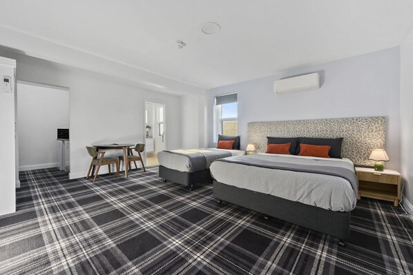 Unclassified image, 1 of 18, button - Grays Hotel (George Town)