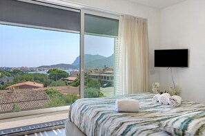 Room - Villa Fonty by And Service with sea view, Wi-Fi and air conditioning (Golfo Aranci)