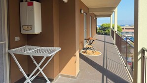 Outdoor dining - ELEGANT APARTMENT WITH BREATHTAKING VIEWS OF THE STRAIT OF MESSINA (Messina)