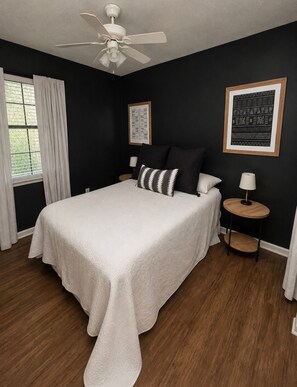 3 bedrooms, iron/ironing board, WiFi, bed sheets - The Heritage Home, Walk to Downtown (Auburn)