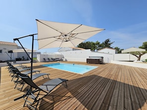 Pool - Vrbo Property (L'Aiguillon-la-Presqu'île)