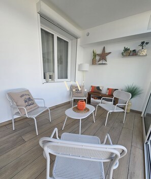 Interior - Vrbo Property (L'Aiguillon-la-Presqu'île)