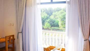 Deluxe Single Room | WiFi (free), individually decorated, individually furnished, bed sheets